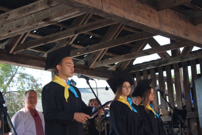 Першокурсників Луцького педколеджу посвятили у студенти. ФОТО