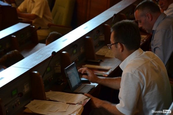 Керівництво визнає, що не може «навести порядок» у Волиньраді. ФОТО