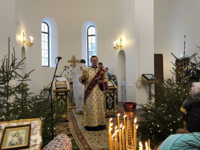 В храмі на 40-му мікрорайоні у Луцьку на Різдво провели перше богослужіння. ФОТО