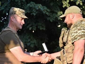 Воїни 14 ОМБр отримали високі відзнаки на передовій. ФОТО