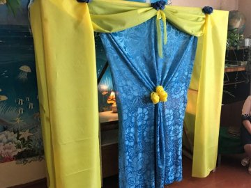 У дільниці на Волині через декор кабінок ледь не порушили таємницю голосування. ФОТО