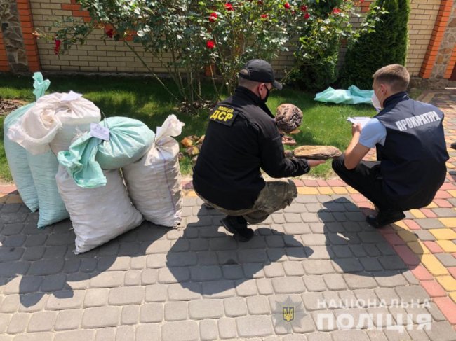 На Рівненщині  вилучили бурштину на понад 30 мільйонів гривень. ФОТО