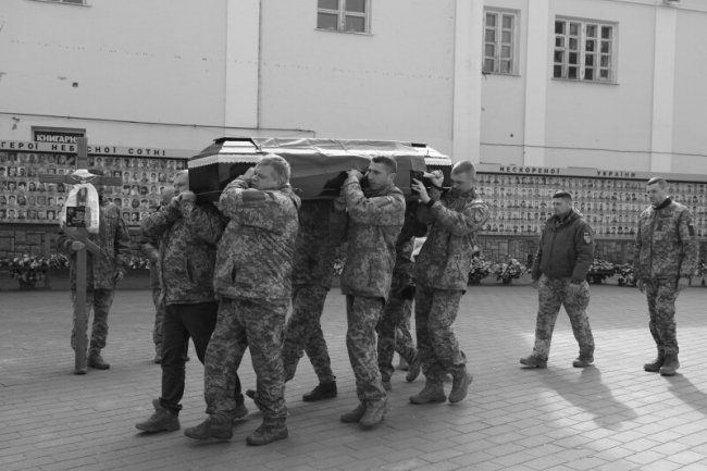 Луцьк - у скорботі: в останню дорогу провели Героя Едуарда Ковальчука