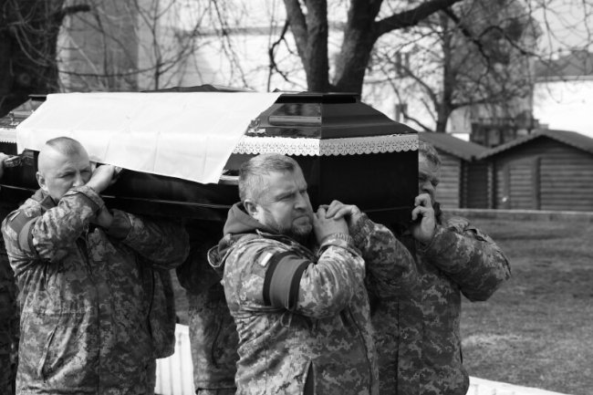 Луцьк - у скорботі: в останню дорогу провели Героя Едуарда Ковальчука