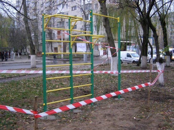 У Луцьку оновили дитячий майданчик на ЛПЗ