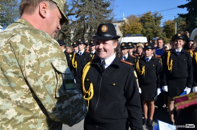 «Нам є що захищати»: урочиста посвята ліцеїстів у Луцьку.  ФОТО