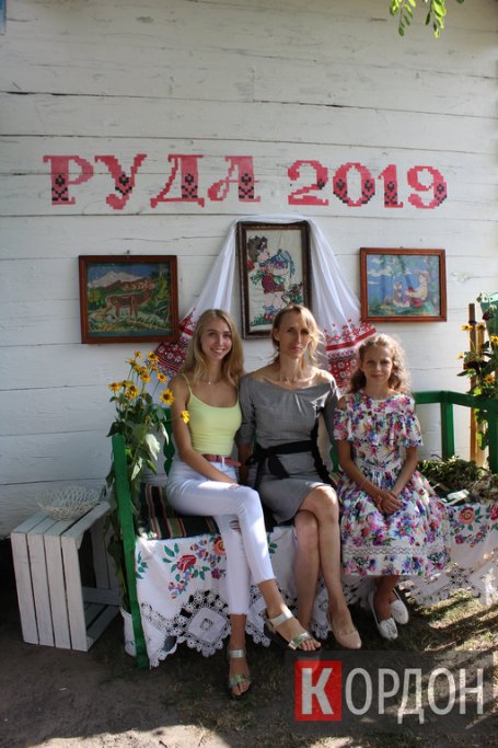 До свята у селі на Волині облаштували колоритну фотозону