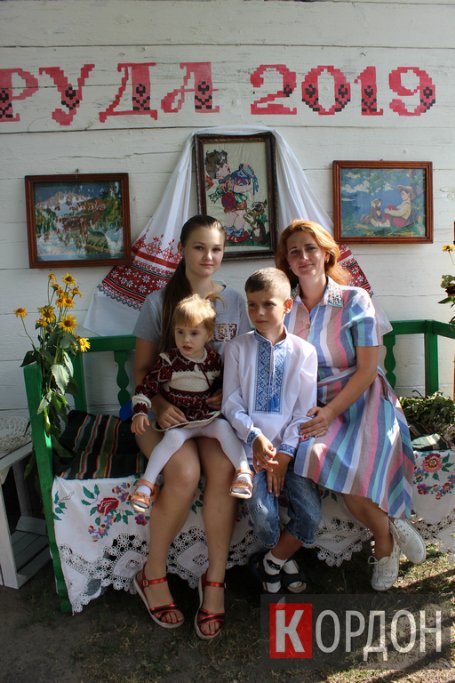 До свята у селі на Волині облаштували колоритну фотозону