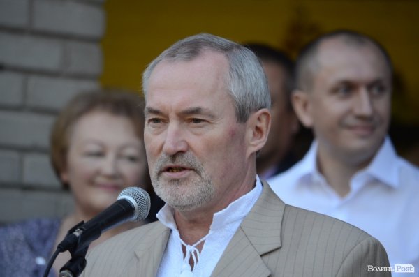 Перший дзвоник у луцьких школах. ФОТОРЕПОРТАЖ