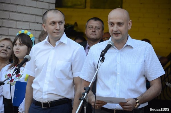 Перший дзвоник у луцьких школах. ФОТОРЕПОРТАЖ