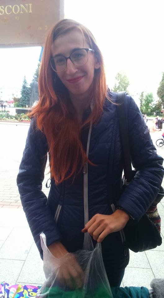 Волинські волонтери гаражним розпродажем заробили 20 тисяч для бійців АТО. ФОТО