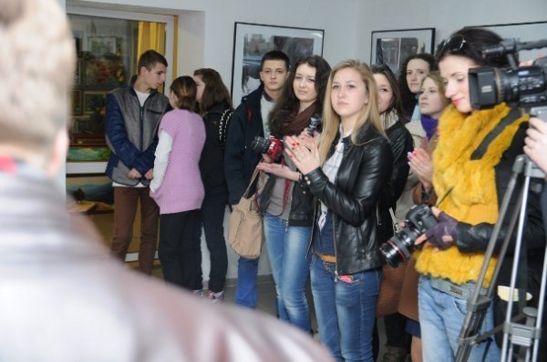 Волинські підлітки показали у фото, як бачать проблему насильства. ФОТО