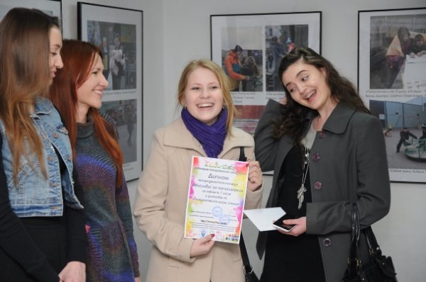 Волинські підлітки показали у фото, як бачать проблему насильства. ФОТО