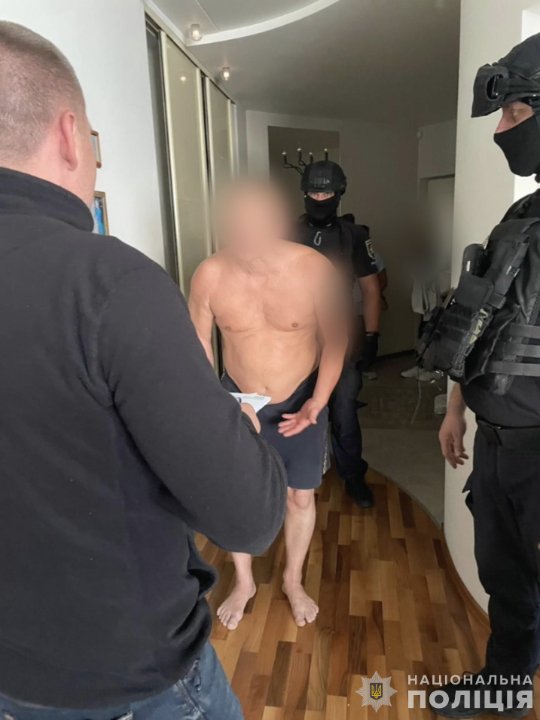 Волинські поліцейські затримали зловмисників, які нелегально продавали зброю по всій Україні