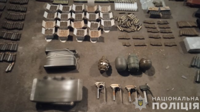 Волинські поліцейські затримали зловмисників, які нелегально продавали зброю по всій Україні