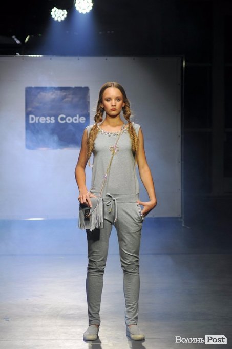 Свято краси і моди: як мийку в Луцьку перетворили на модний подіум