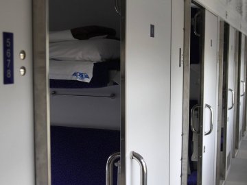 На Волині 20-річний уродженець Запоріжжя вкрав у провідниці банківські картки та телефон