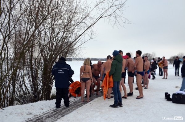 Лід, ополонка та Йорданська вода: Водохреще у Луцьку 