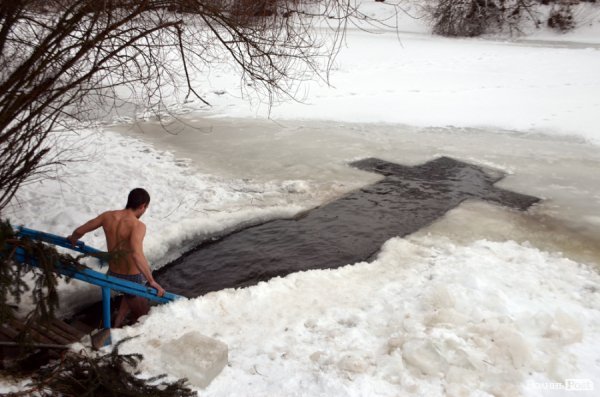Лід, ополонка та Йорданська вода: Водохреще у Луцьку 