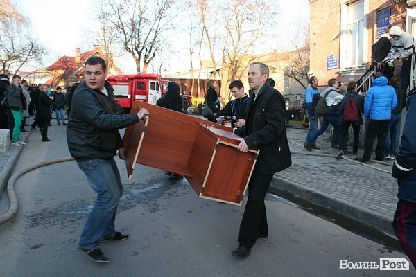 Пожежа в центрі Луцька. ФОТОРЕПОРТАЖ