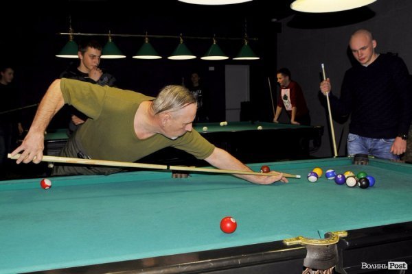 Кіно й розваги: у Луцьку благодійники організували для бійців емоційну реабілітацію