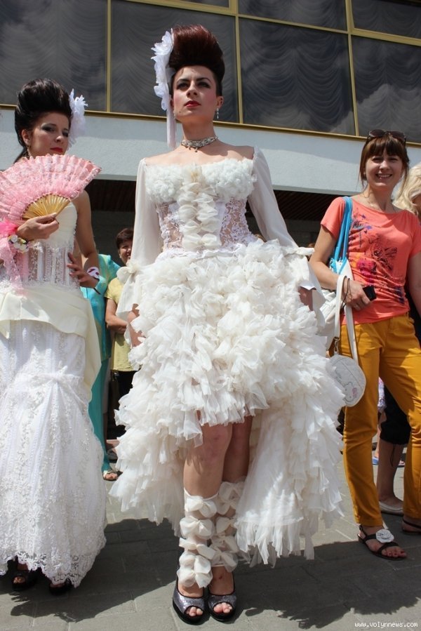 Парад наречених у Луцьку. ФОТО