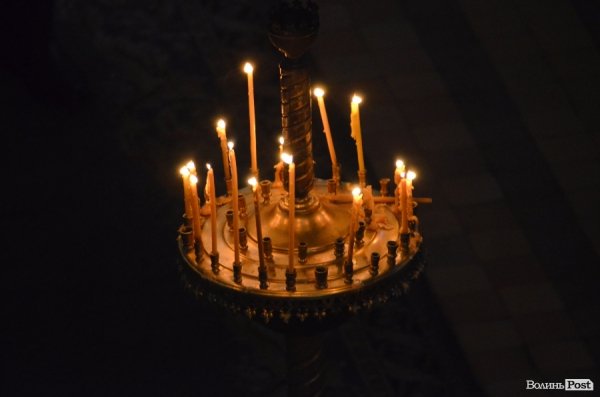 Луцьк попрощався з героєм АТО Віктором Мельничуком. ФОТО 