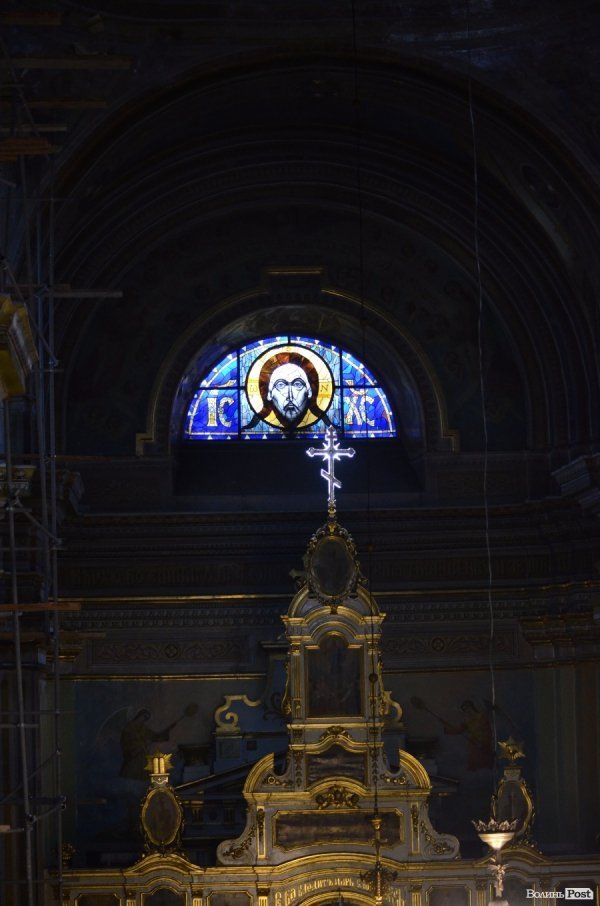 Луцьк попрощався з героєм АТО Віктором Мельничуком. ФОТО 