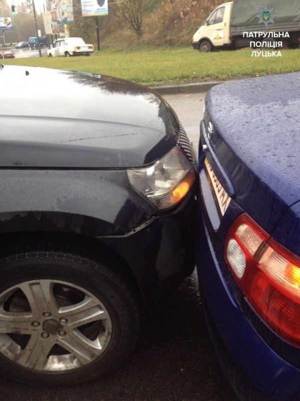 За день ‒ 12 аварій: результати патрулювання в Луцьку. ФОТО
