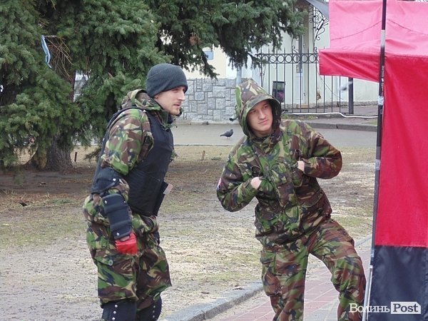 Антивоєнне віче у Луцьку. ФОТО