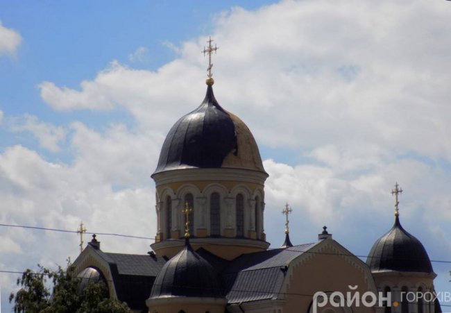 Буревій зірвав покрівлю із собору на Волині