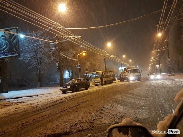 Скандальний масажний салон та джип у болоті. Надзвичайні новини тижня