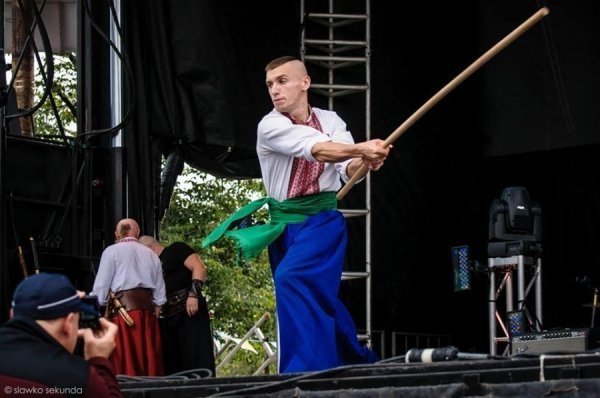 Волинські козаки-гопаківці презентували бойове мистецтво у Торонто. ФОТО