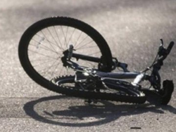 Поблизу Шацька під колеса авто потрапила велосипедистка