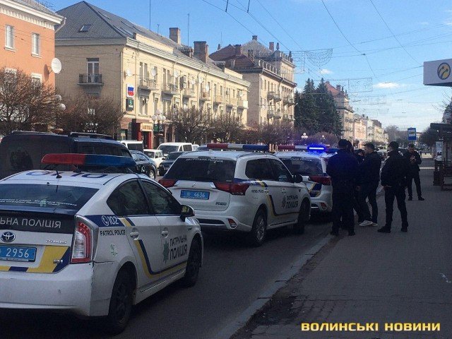 У центрі Луцька затримали водія, який «кидався» на патрульних: він викликав підмогу