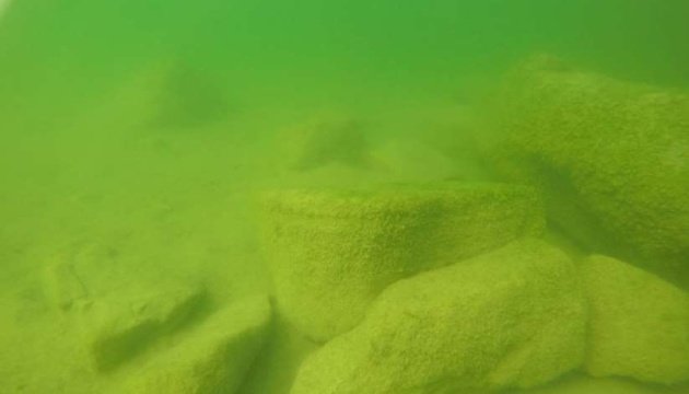 У Туреччині на дні озера знайшли старовинну церкву