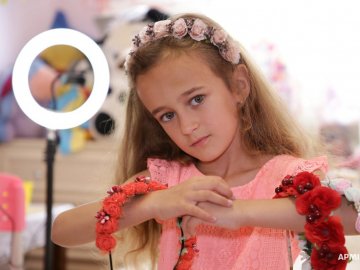 Шестирічна донька загиблого офіцера волинської бригади збирає гроші для ЗСУ