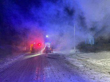 Рятувальники з Волині допомогли приборкати пожежу на Рівненщині