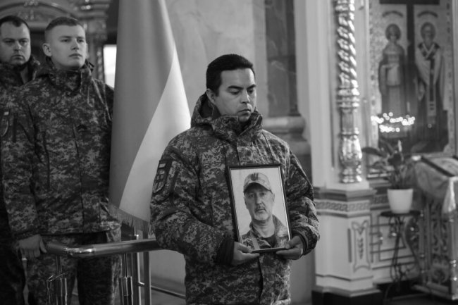 У Луцьку попрощалися з Героєм Віктором Оверчуком