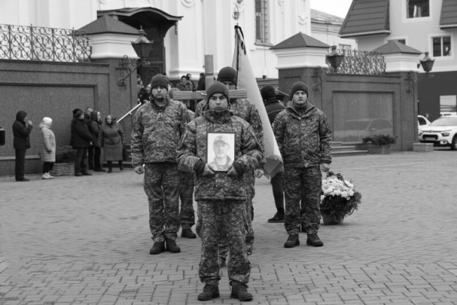 У Луцьку попрощалися з Героєм Віктором Оверчуком