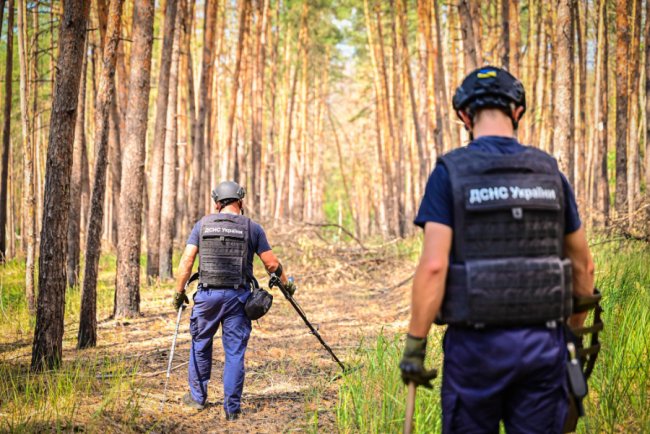 Волинські сапери розміновують Чернігівщину та Донеччину