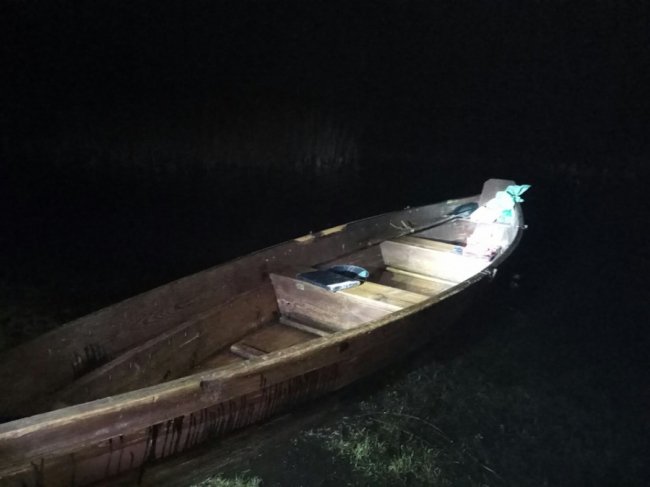 Браконьєри винищують водорості, які очищують Світязь