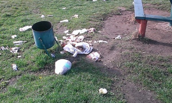 Ковельський пляж перетворився на смітник. ФОТО