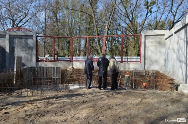 У Луцьку поляки проінспектували хід реконструкції міського зоопарку. ФОТО