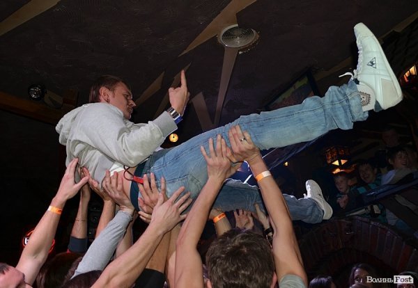 Від спокуси «спіймати хвилю» не втримався і сам Положинський