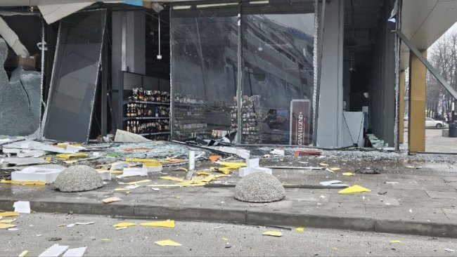 У Дніпрі – «приліт» по торговельному центру: є загиблі та поранені. ФОТО