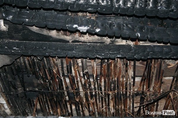 У центрі Луцька згоріла унікальна колекція книг. Власник підозрює підпал. ФОТО