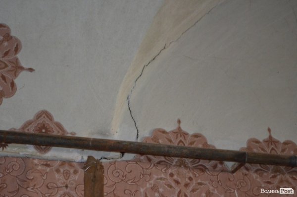 Історія без терміну давності: за мешканців аварійного будинку «взялися» у Луцькраді. ФОТО