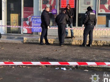 У Миколаєві біля суду чоловік розстріляв подружжя