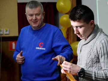 Луцькі школярі взяли участь в ток-шоу з антиреклами наркотиків. ФОТО